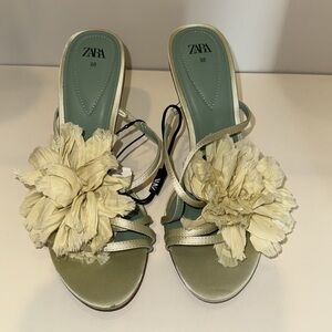 Zara Healed Sandals With Maxi Flowers